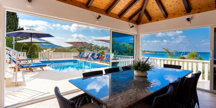 Beachfront Villa Gradina